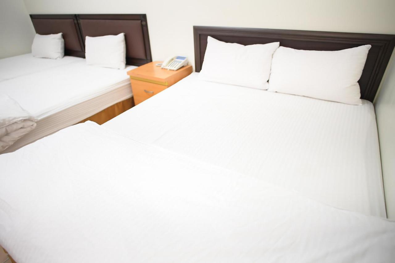 Clear Water Bay Homestay Nangan Bagian luar foto